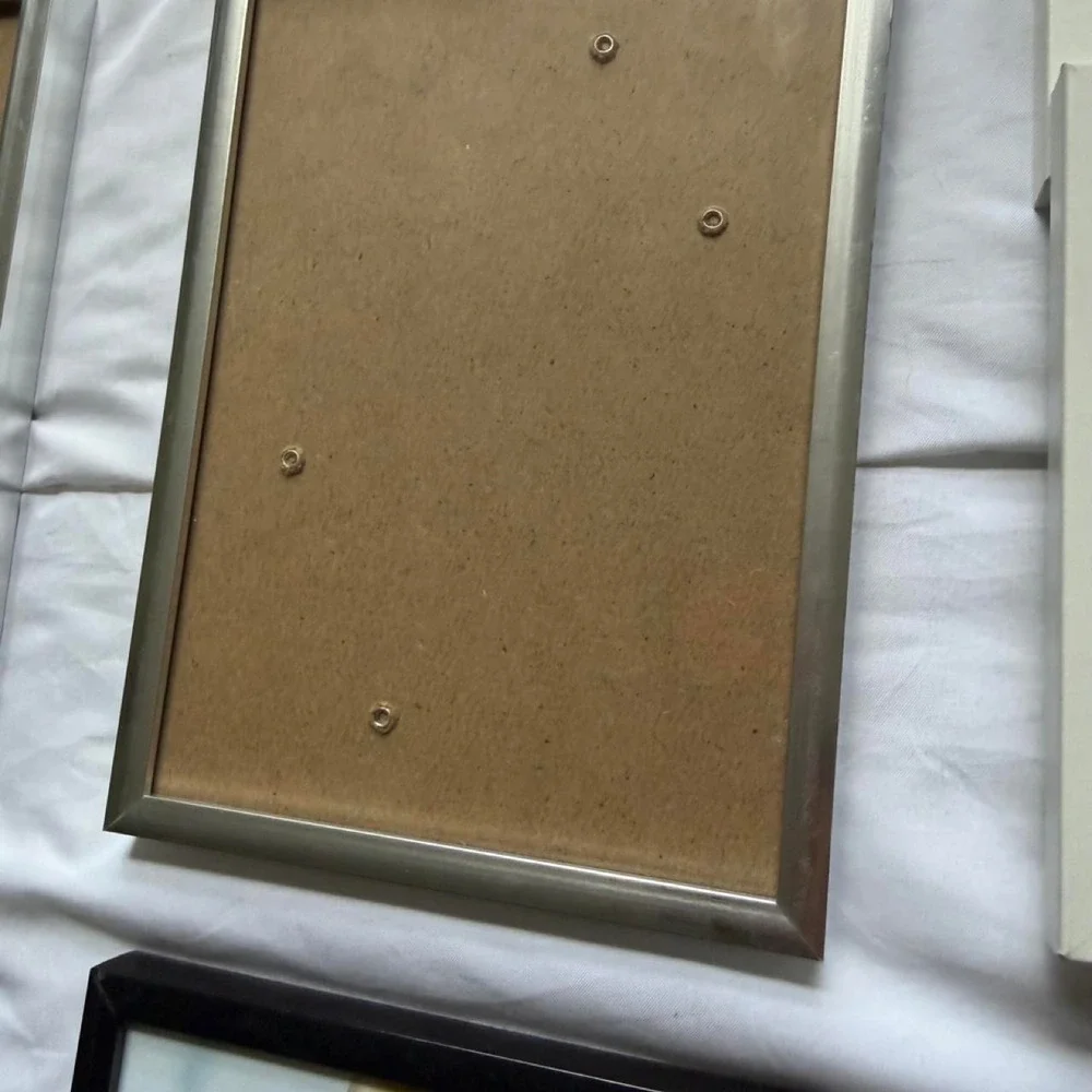 8 picture frames
